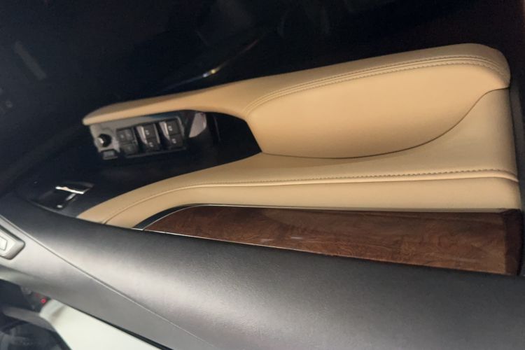 Used Toyota Alphard 2015 3.5L Prestige Edition Interior 5