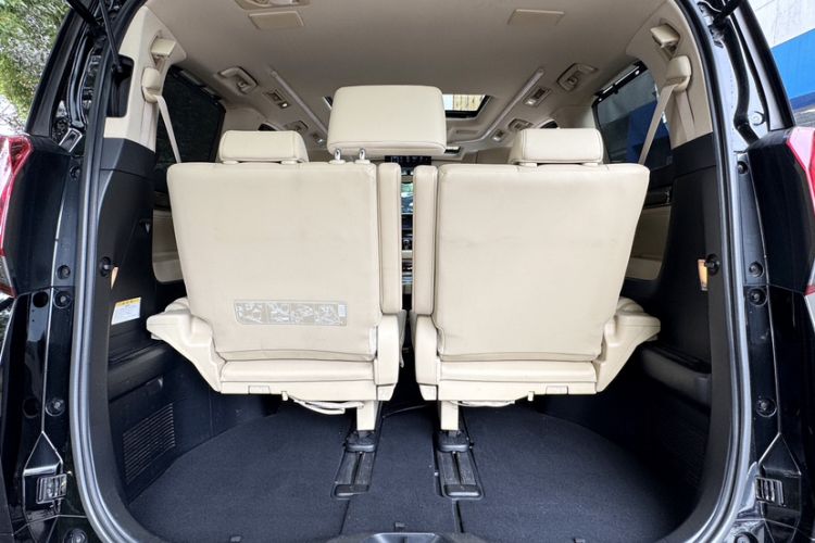 Used Toyota Alphard 2015 3.5L Luxury Edition Interior 6