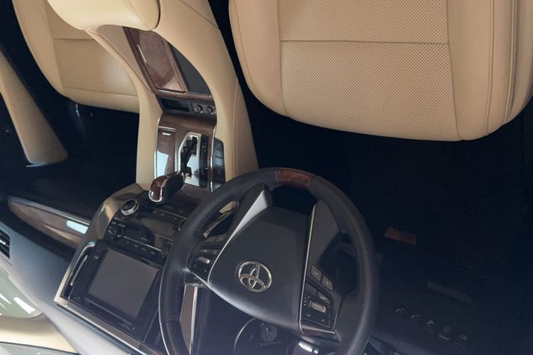 Used Toyota Alphard 2015 3.5L Prestige Edition Interior 6