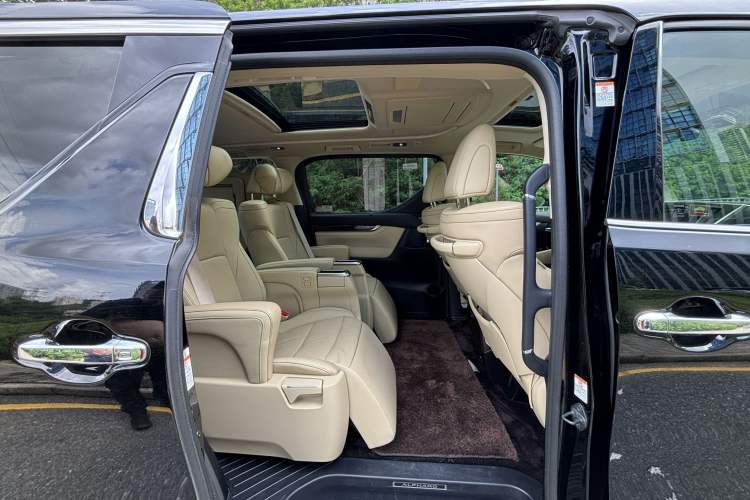 Used Toyota Alphard 2015 3.5L Luxury Edition Interior 6