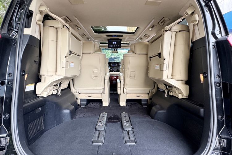 Used Toyota Alphard 2015 3.5L Luxury Edition Interior 7