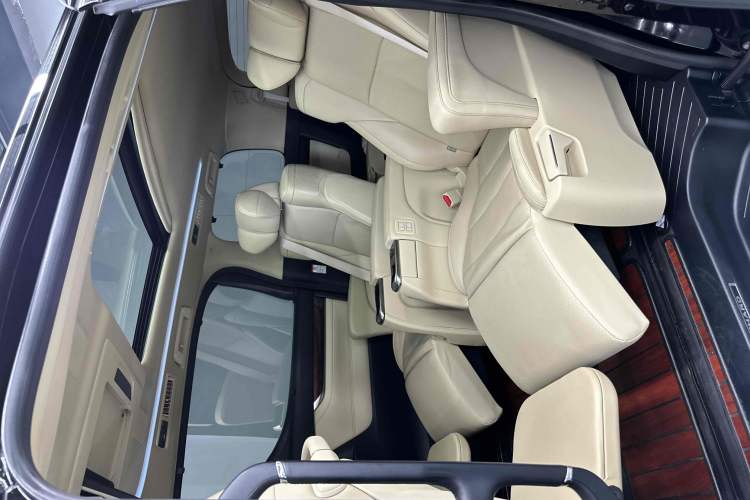 Used Toyota Alphard 2015 3.5L Luxury Edition Interior 8