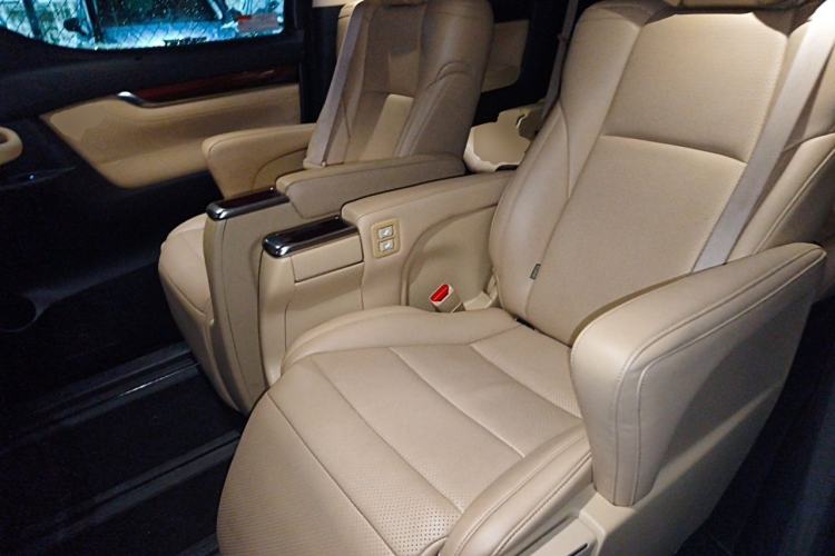 Used Toyota Alphard 2015 3.5L Luxury Edition Left Rear Seat