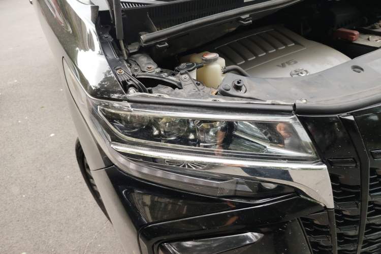 Used Toyota Alphard 2015 3.5L Prestige Edition Right Front Headlight