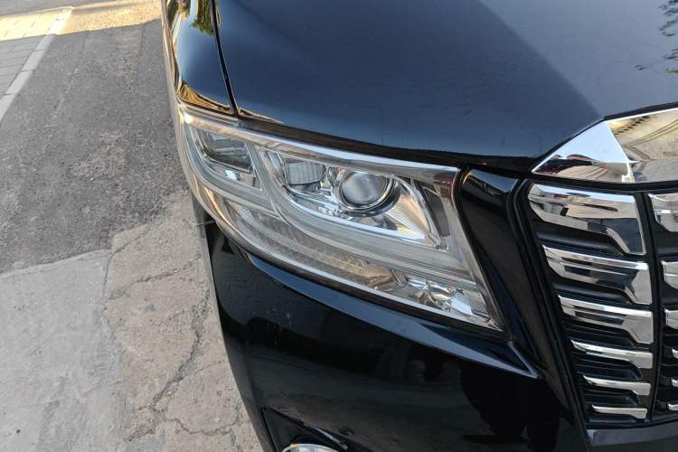 Used Toyota Alphard 2015 3.5L Prestige Edition Right Front Headlight