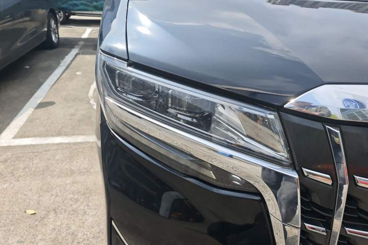 Used Toyota Alphard 2015 3.5L Luxury Edition Right Front Headlight