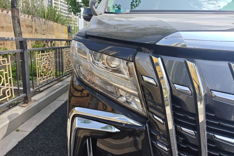 Used Toyota Alphard 2015 3.5L Luxury Edition Right Front Headlight