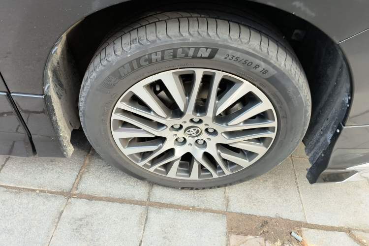 Used Toyota Alphard 2015 3.5L Prestige Edition Right Front Wheel Hub