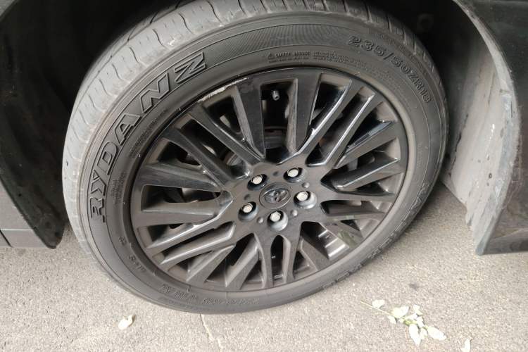 Used Toyota Alphard 2015 3.5L Prestige Edition Right Front Wheel Hub