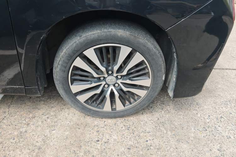 Used Toyota Alphard 2015 3.5L Luxury Edition Right Front Wheel Hub