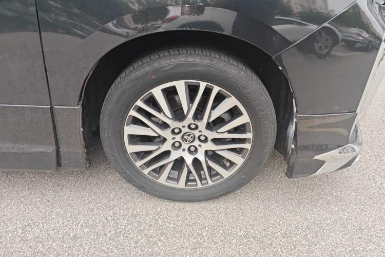 Used Toyota Alphard 2015 3.5L Luxury Edition Right Front Wheel Hub