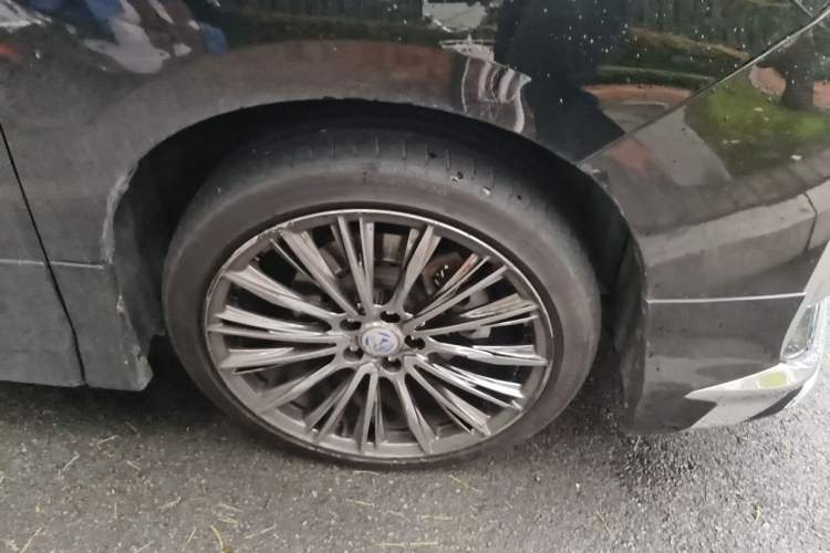 Used Toyota Alphard 2015 3.5L Luxury Edition Right Front Wheel Hub