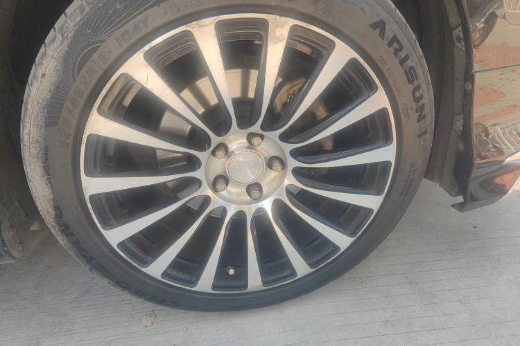 Used Toyota Alphard 2015 3.5L Prestige Edition Right Front Wheel Hub