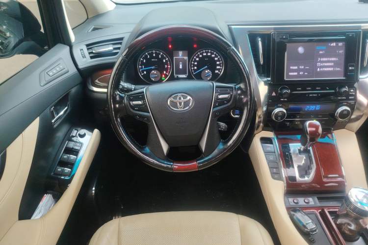Used Toyota Alphard 2015 3.5L Luxury Edition Steering Wheel