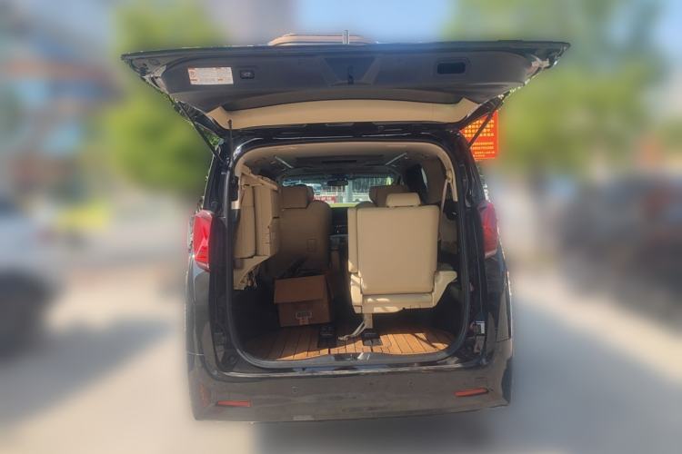 Used Toyota Alphard 2015 3.5L Prestige Edition Trunk