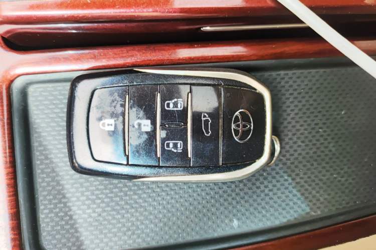 Used Toyota Alphard 2015 3.5L Luxury Edition Vehicle Key