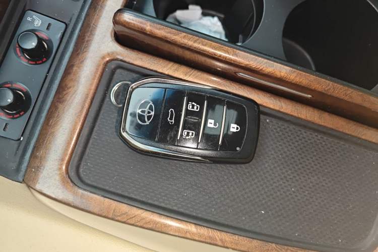 Used Toyota Alphard 2015 3.5L Luxury Edition Vehicle Key