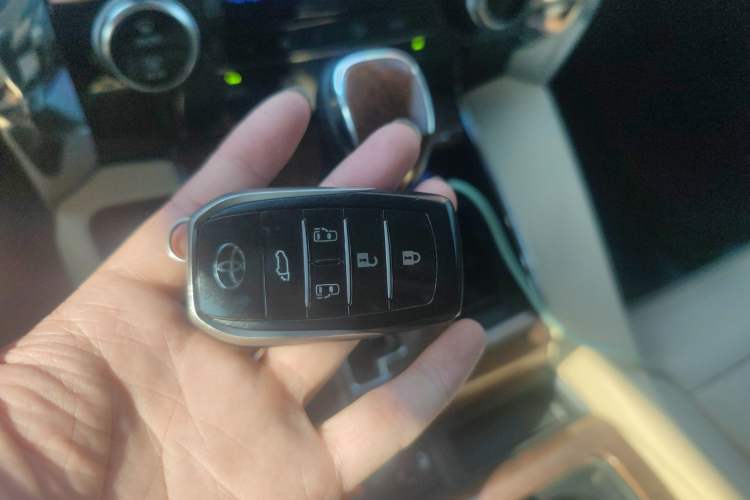 Used Toyota Alphard 2015 3.5L Prestige Edition Vehicle Key
