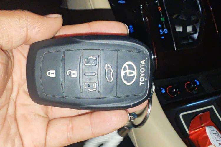 Used Toyota Alphard 2015 3.5L Luxury Edition Vehicle Key