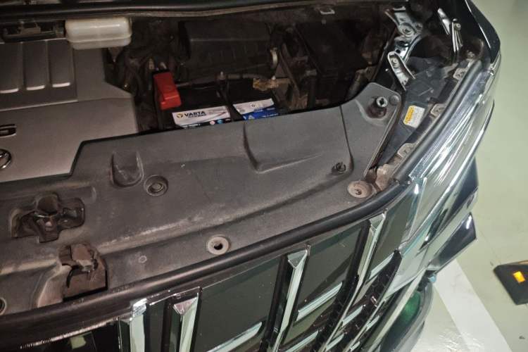 Used Toyota Alphard 2015 3.5L Prestige Edition Engine Bay Left