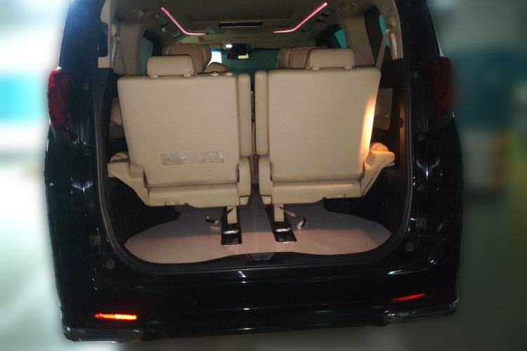 Used Toyota Alphard 2015 3.5L Prestige Edition Trunk
