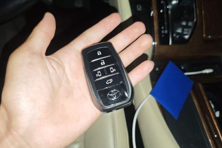 Used Toyota Alphard 2015 3.5L Prestige Edition Vehicle Key