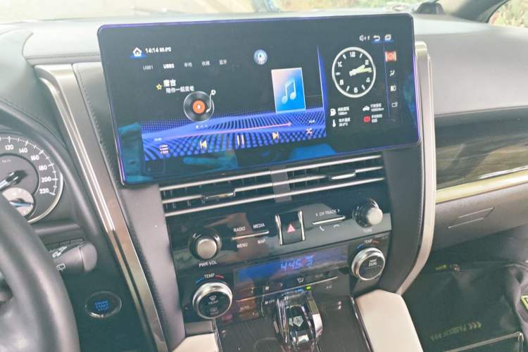 Used Toyota Alphard 2015 3.5L Prestige Edition Audio And AC Panel