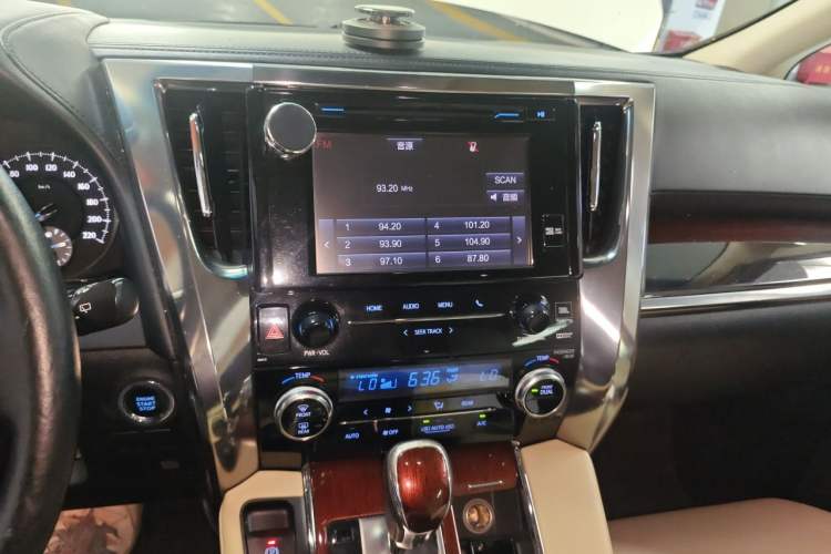 Used Toyota Alphard 2015 3.5L Luxury Edition Audio And AC Panel