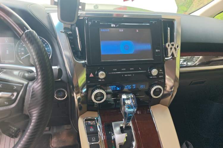 Used Toyota Alphard 2015 3.5L Luxury Edition Audio And AC Panel