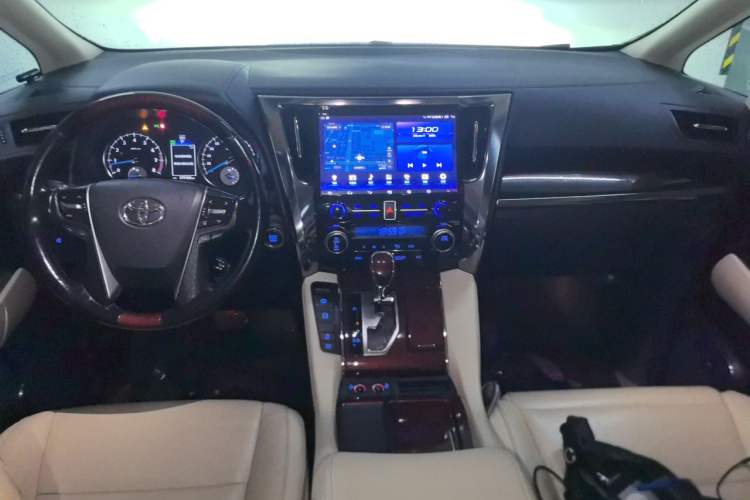 Used Toyota Alphard 2015 3.5L Luxury Edition Center Console