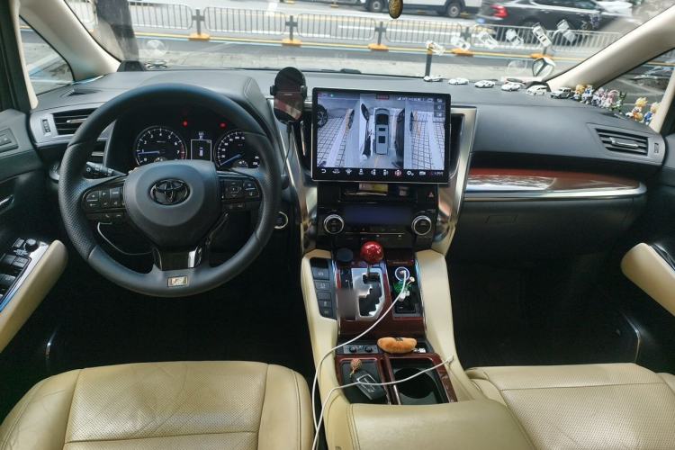 Used Toyota Alphard 2015 3.5L Luxury Edition Center Console