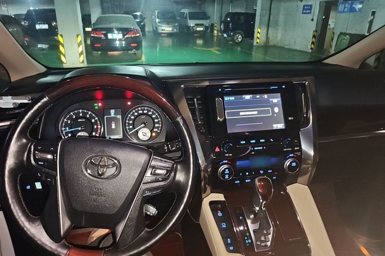 Used Toyota Alphard 2015 3.5L Luxury Edition Center Console