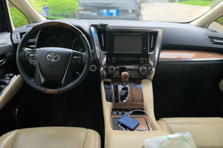 Used Toyota Alphard 2015 3.5L Luxury Edition Center Console