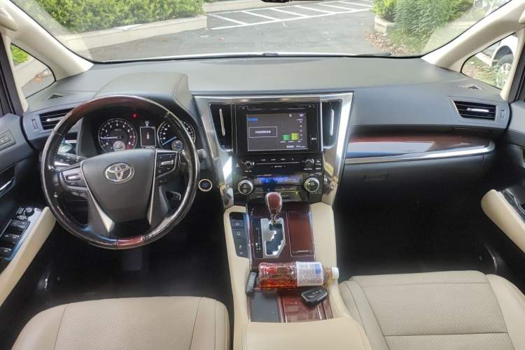 Used Toyota Alphard 2015 3.5L Luxury Edition Center Console