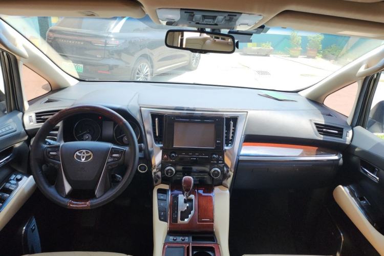 Used Toyota Alphard 2015 3.5L Luxury Edition Center Console