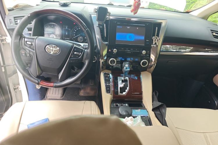 Used Toyota Alphard 2015 3.5L Luxury Edition Center Console