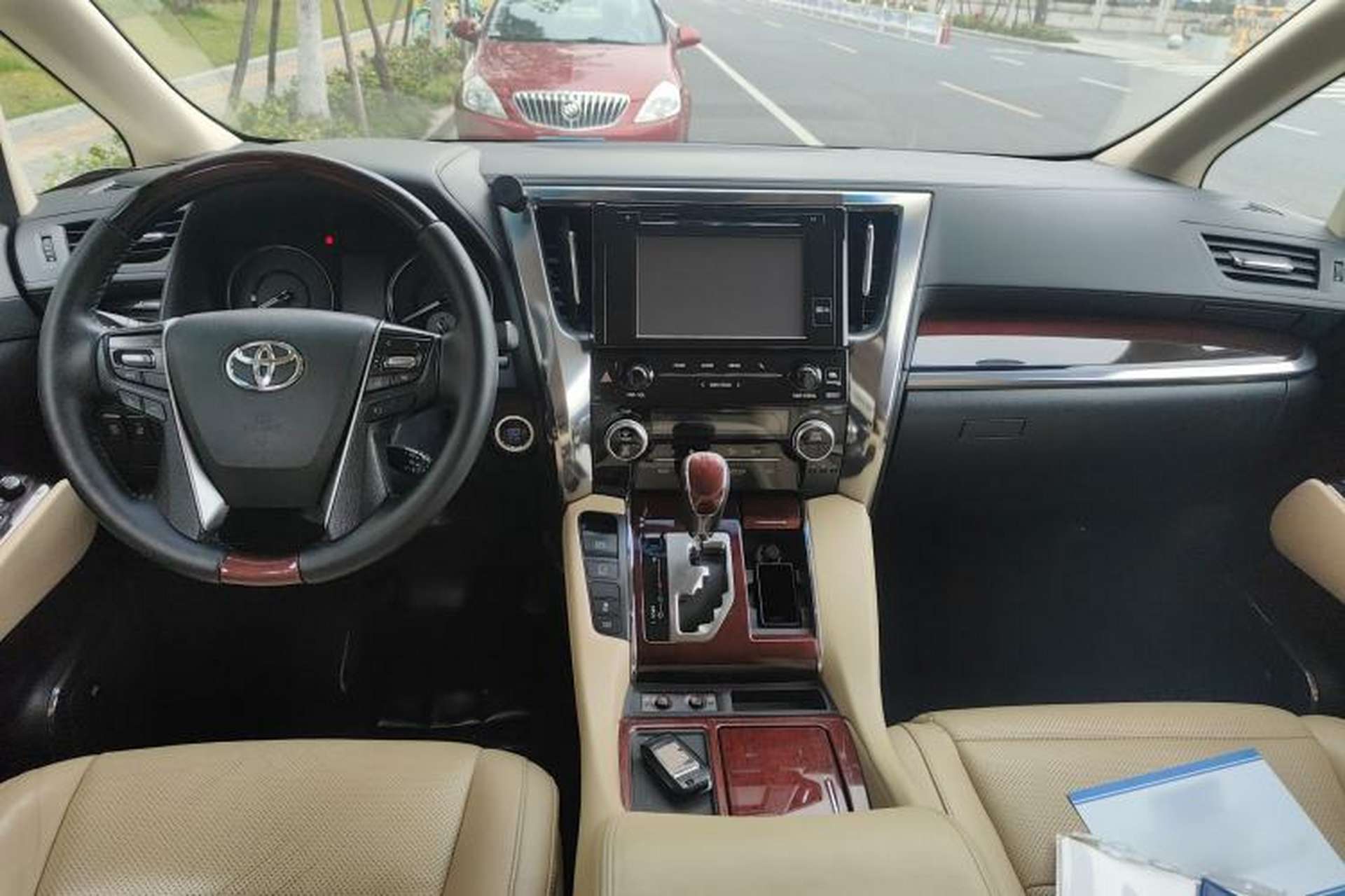 Used Toyota Alphard 2015 3.5L Luxury Edition Center Console