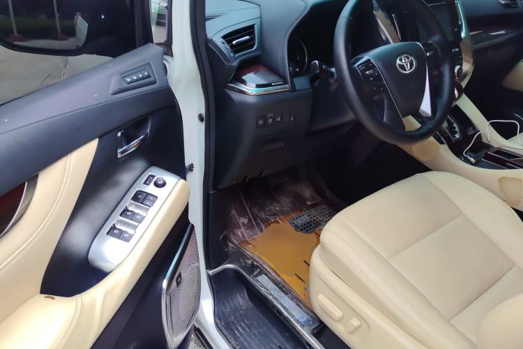 Used Toyota Alphard 2015 3.5L Luxury Edition Driver Seat