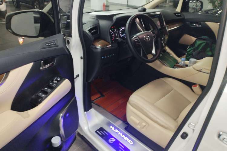 Used Toyota Alphard 2015 3.5L Luxury Edition Driver Seat