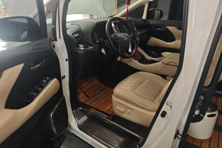Used Toyota Alphard 2015 3.5L Luxury Edition Driver Seat