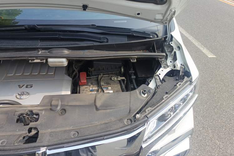 Used Toyota Alphard 2015 3.5L Prestige Edition Engine Bay Left