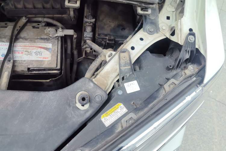 Used Toyota Alphard 2015 3.5L Luxury Edition Engine Bay Left