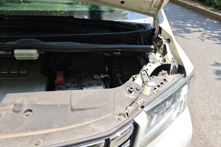 Used Toyota Alphard 2015 3.5L Luxury Edition Engine Bay Left