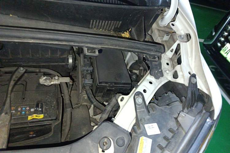 Used Toyota Alphard 2015 3.5L Luxury Edition Engine Bay Left