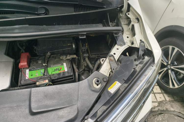 Used Toyota Alphard 2015 3.5L Luxury Edition Engine Bay Left