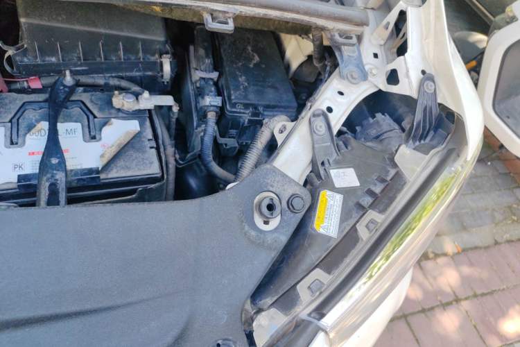 Used Toyota Alphard 2015 3.5L Luxury Edition Engine Bay Left