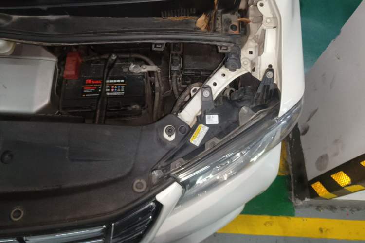 Used Toyota Alphard 2015 3.5L Prestige Edition Engine Bay Left