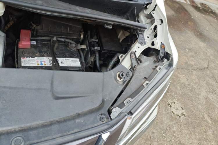 Used Toyota Alphard 2015 3.5L Prestige Edition Engine Bay Left