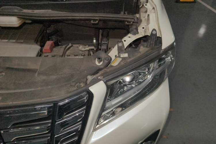 Used Toyota Alphard 2015 3.5L Prestige Edition Engine Bay Left