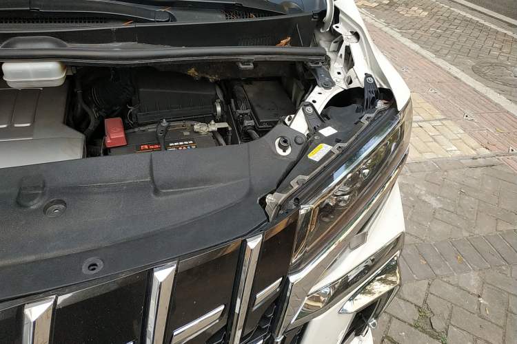 Used Toyota Alphard 2015 3.5L Prestige Edition Engine Bay Left